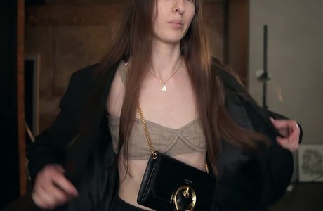 Aloona Larionova estrella de alta definición galería