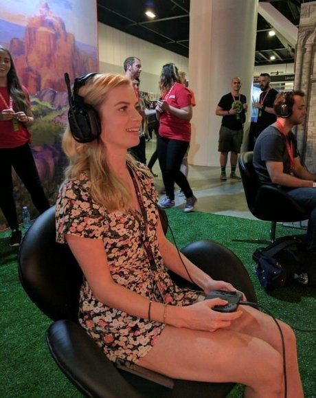 Elyse Willems jolie étoile photos