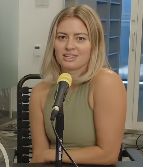 Elyse Willems modelo superior recopilación
