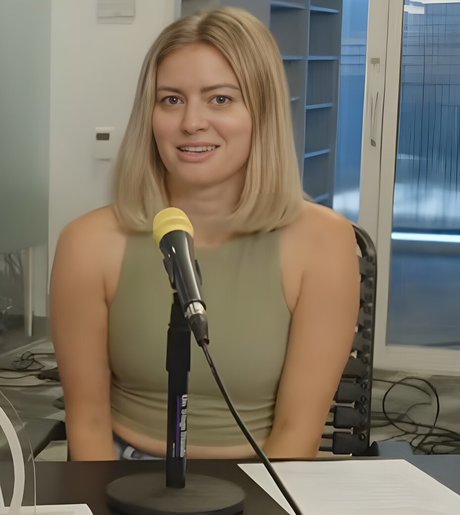 Elyse Willems Miniatura