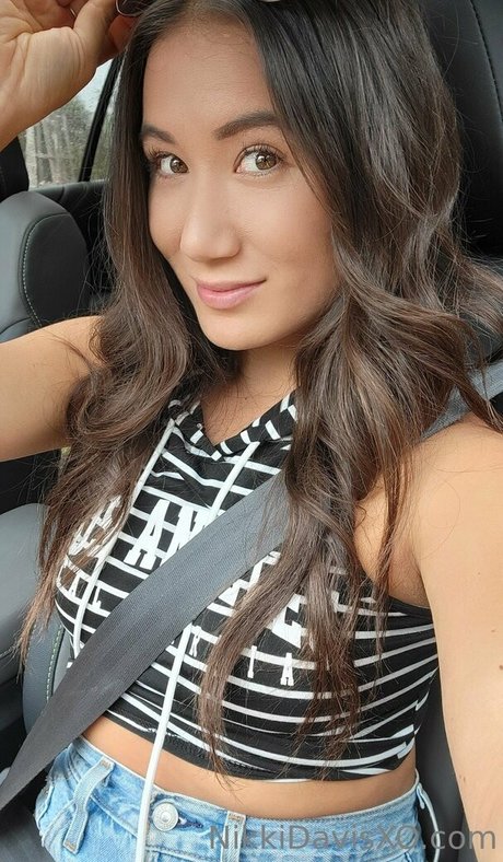 nikkidavisxo estrella xxx galerías