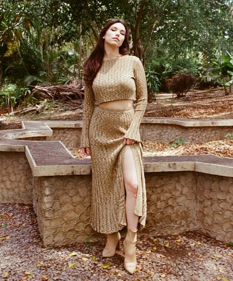 Grace Caroline Currey model beautiful galleries