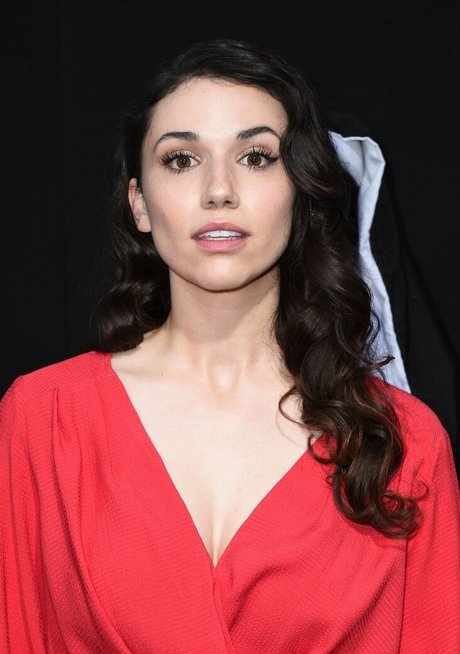 Grace Caroline Currey pretty pornstar pics