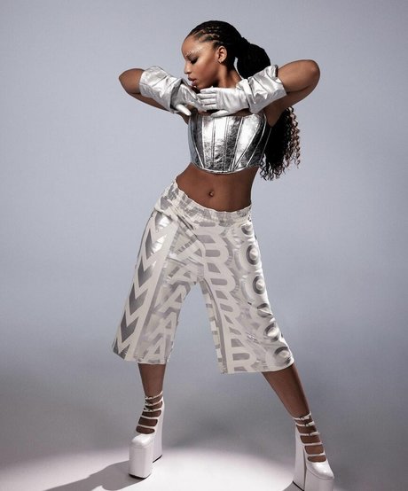 Chloe Bailey star du porno chaud image