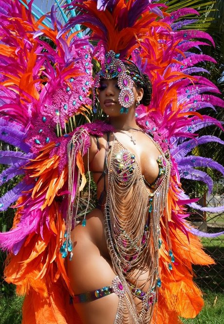 Chloe Bailey actriz desnuda imágenes