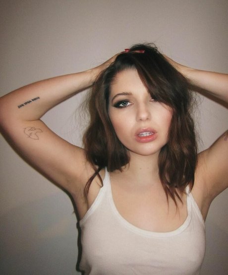 Sammi Hanratty modelo pornografico galerías
