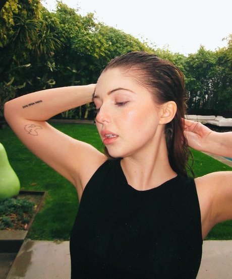 Sammi Hanratty nus star du porno photos