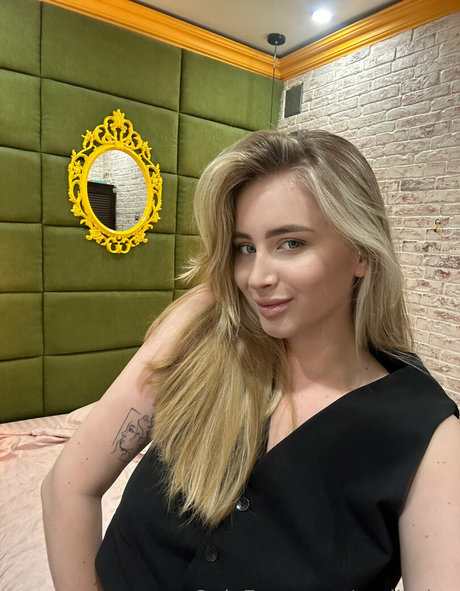 emily lyy modelo superior recopilación