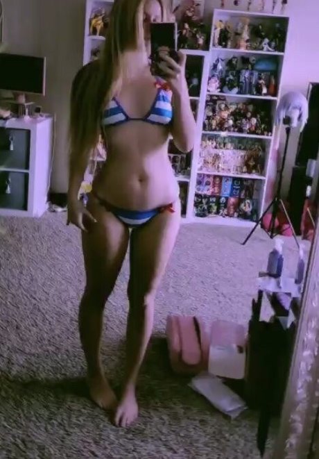 Everyday Harleyquinn actriz caliente foto