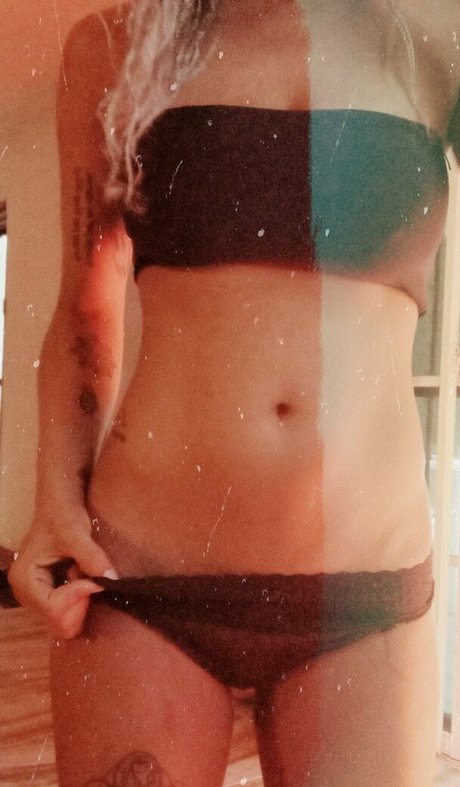 sourmoonstone estrella atractiva galerías