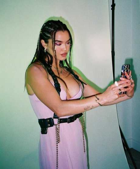 Paris Berelc modelo erótico foto