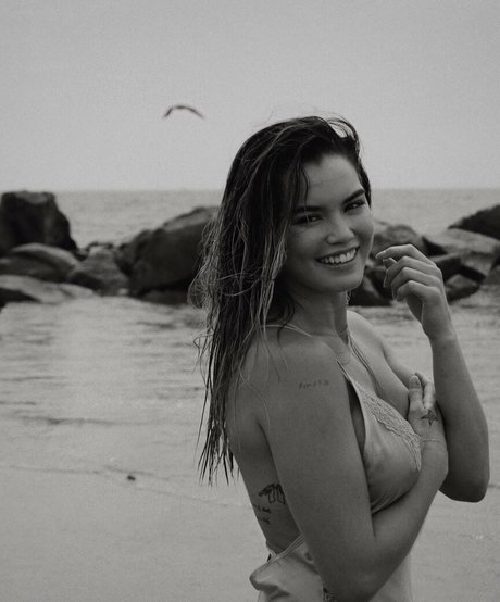 Paris Berelc modelo superior fotos