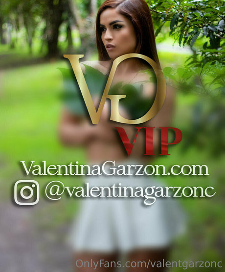 valentgarzonc modelo desnudo foto