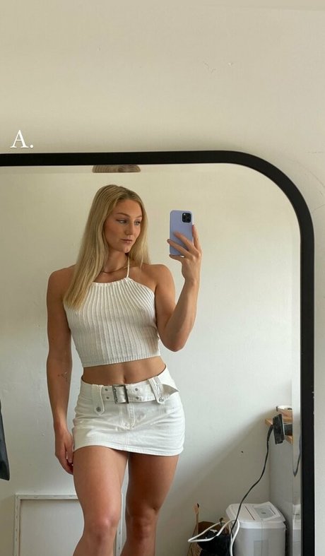 Molly Caudery Miniatura