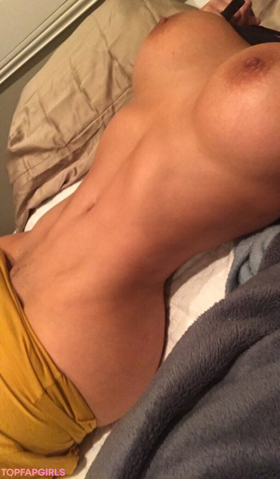 fuegobella x star du porno de haute qualité photo