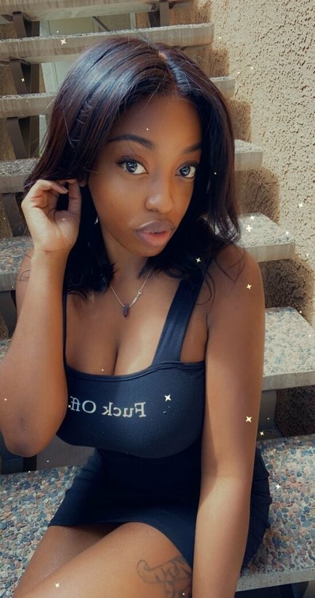 niyahrenee modèle de sexe image