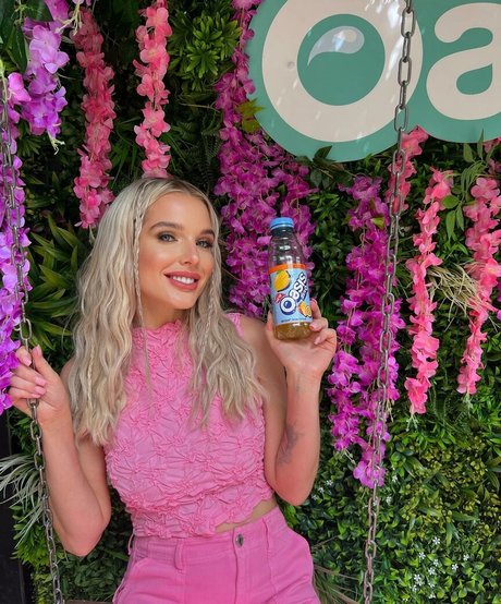 Helen Flanagan modelo de alta calidad imágenes