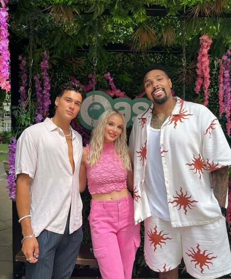 Helen Flanagan étoile parfaite galerie