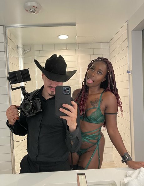 conquerhermind pornstar beautiful pic