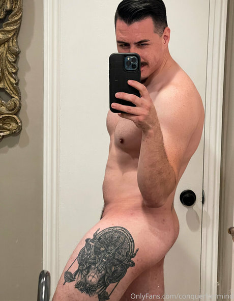 conquerhermind model naked img