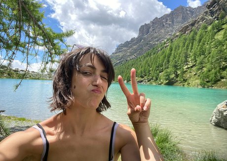 aryafaye buena actriz galería