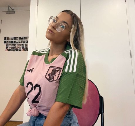 Lavender Baj sexe star image