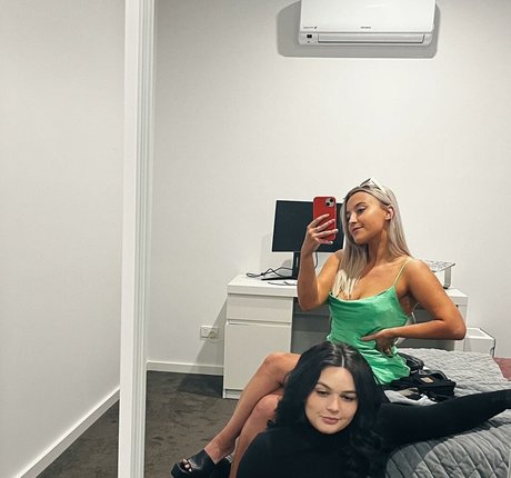 Lavender Baj hermosa modelo galería