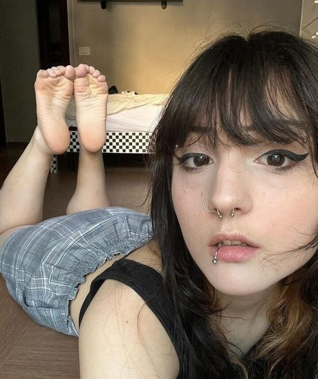 lilvanx nude model galleries