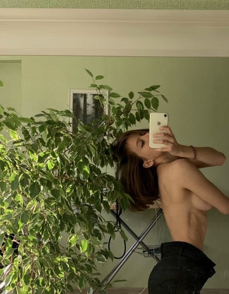 Toma Efremova arte modelo foto