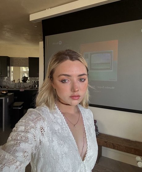 Peyton List thumbnail