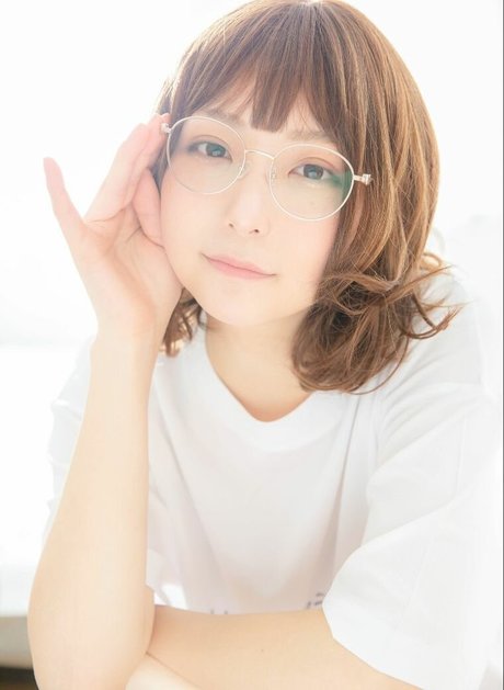 Marina Amatsu modèle érotique galerie