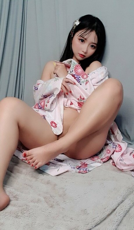 ChonoBlack erotic actress img