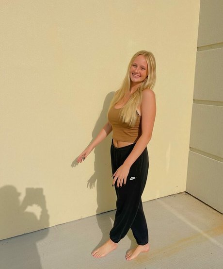 Anya Truax hermosa actriz recopilación