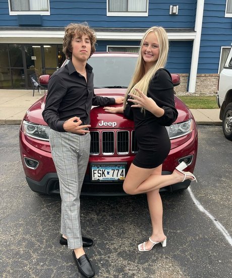 Anya Truax actrice de nus galerie