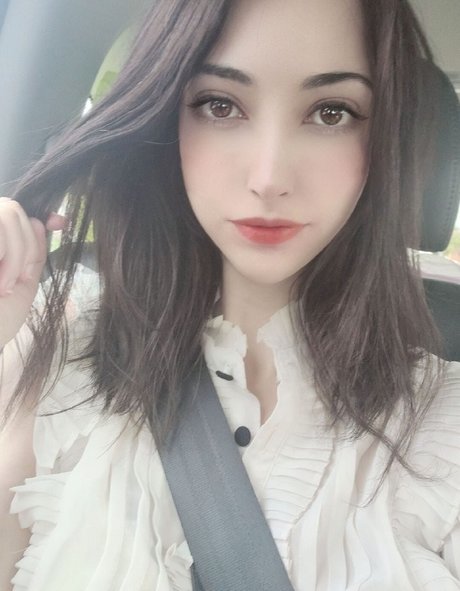 Drellatsun actrice sexy images