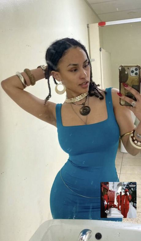 Aaliyeezy actrice porno galerie