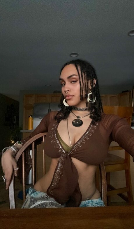 Aaliyeezy estrella libre galería