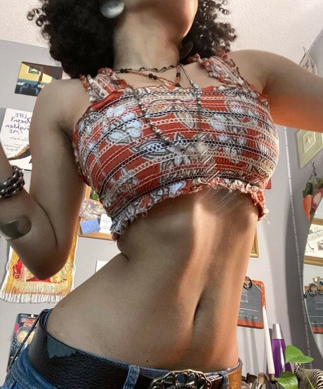 Aaliyeezy estrella porno hermosa imagen