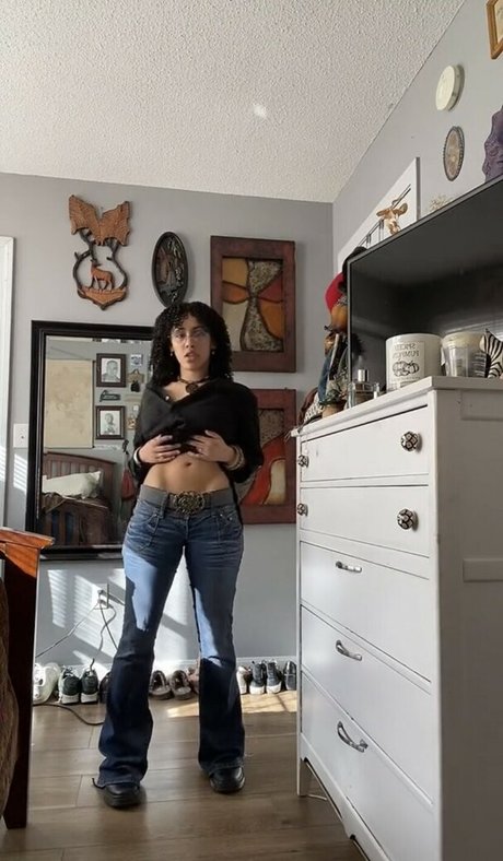 Aaliyeezy estrella porno hd foto