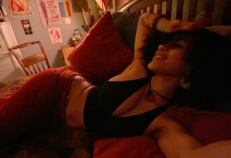 Aaliyeezy art de star du porno image