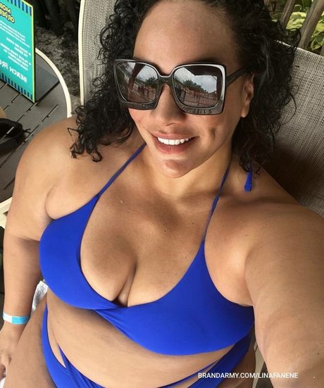 Nia Jax estrella sexy imagen