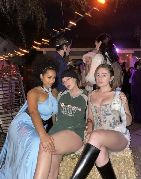 Raina Morris estrella sexy archivo