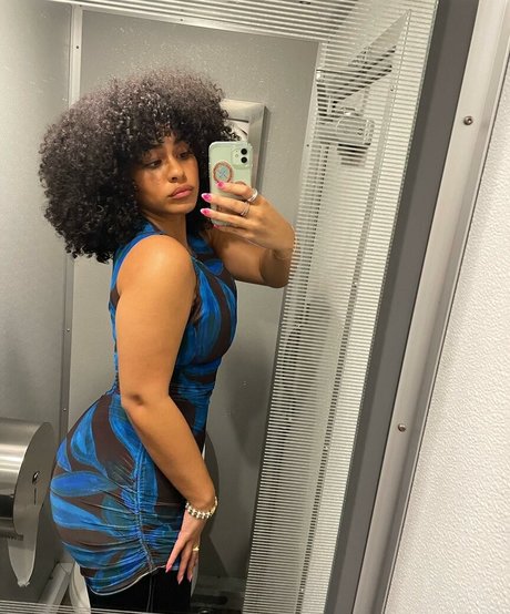 Raina Morris nus étoiles photos