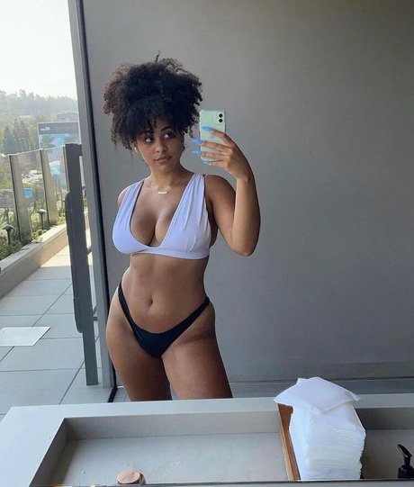 Raina Morris modelo sexual foto