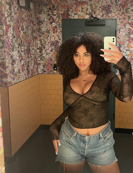 Raina Morris art étoile archive