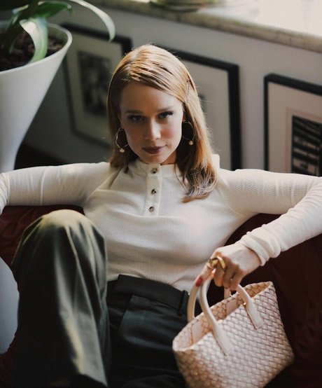 Mariana Ximenes art star du porno photo