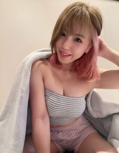 Mina Shirakawa actrice nue images