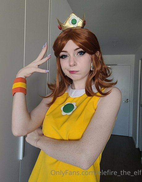 elefire the elf joli modèle des photos