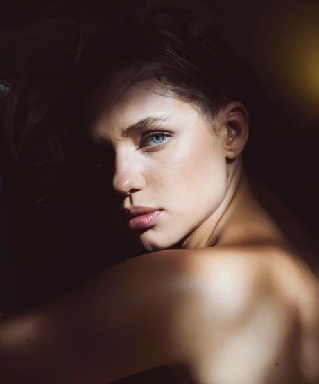 Bruna Linzmeyer modelo adulto imágenes