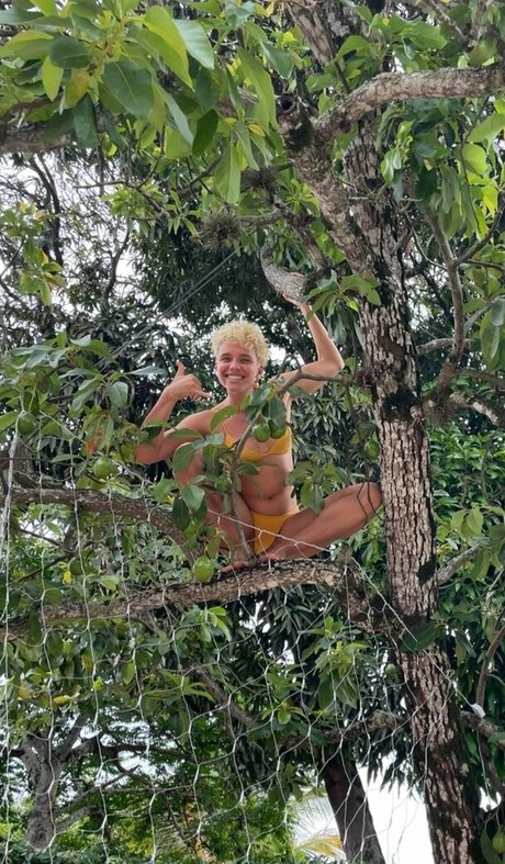 Bruna Linzmeyer modelo bonita foto